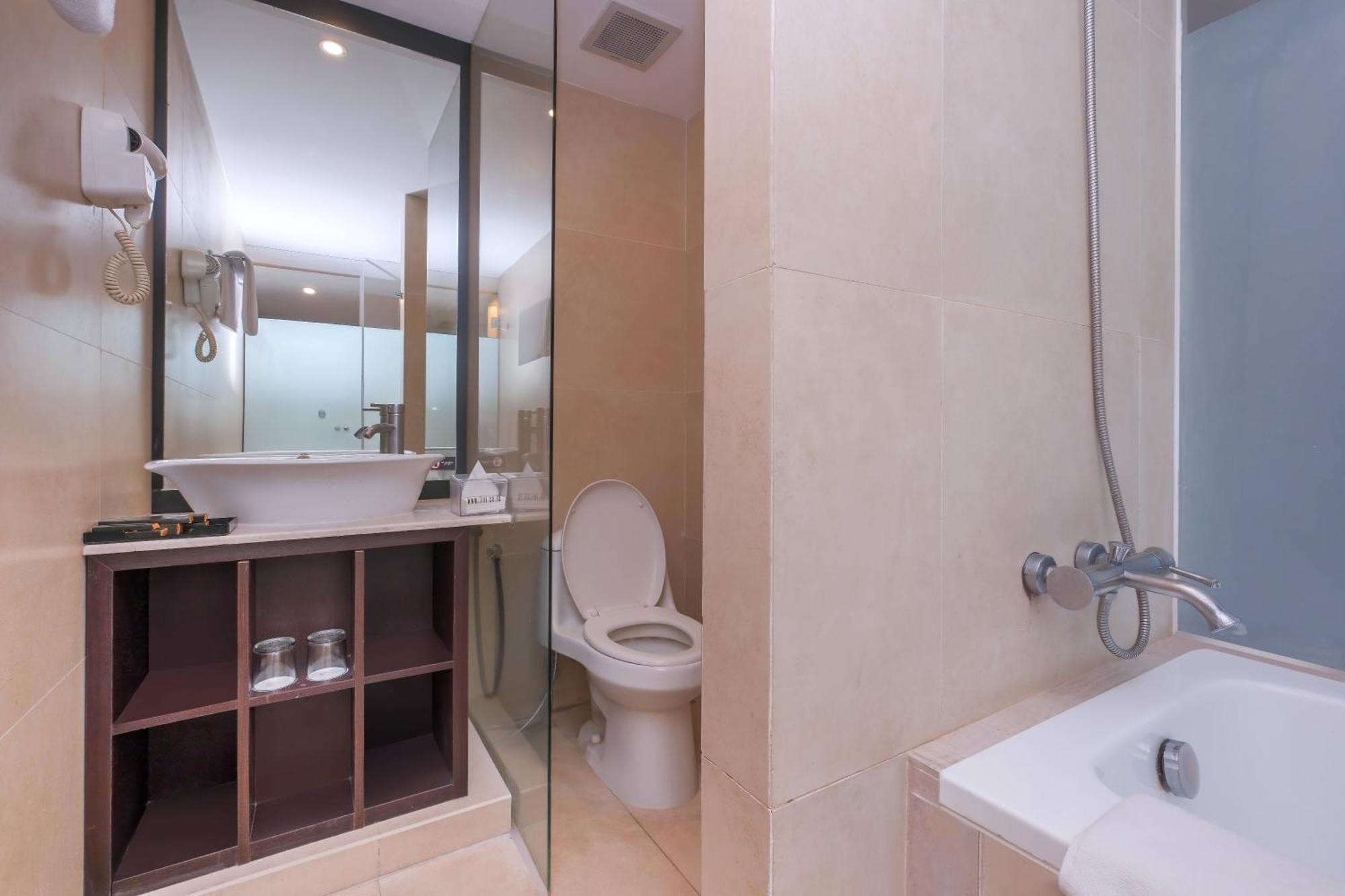 Grand Edge Hotel